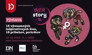 Výstava HERstory pred kultúrnym domom 